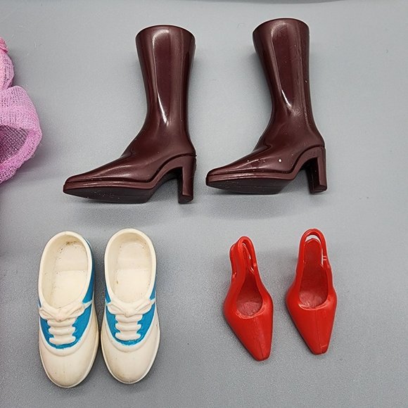 Vintage Barbie Clothes Lot - 30 Pieces + 3 Shoes - Some Need Repair - Rare - Picture 11 of 11